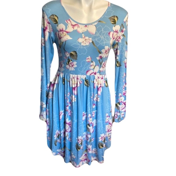 Longyuan Dresses & Skirts - Longyuan long sleeved dress